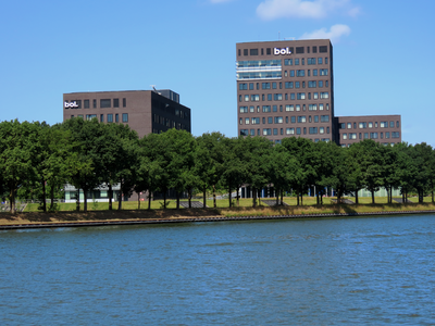 915155 Gezicht op de gebouwen van het hoofdkantoor van de webwinkel bol. (Papendorpseweg 100) op het kantorenpark ...